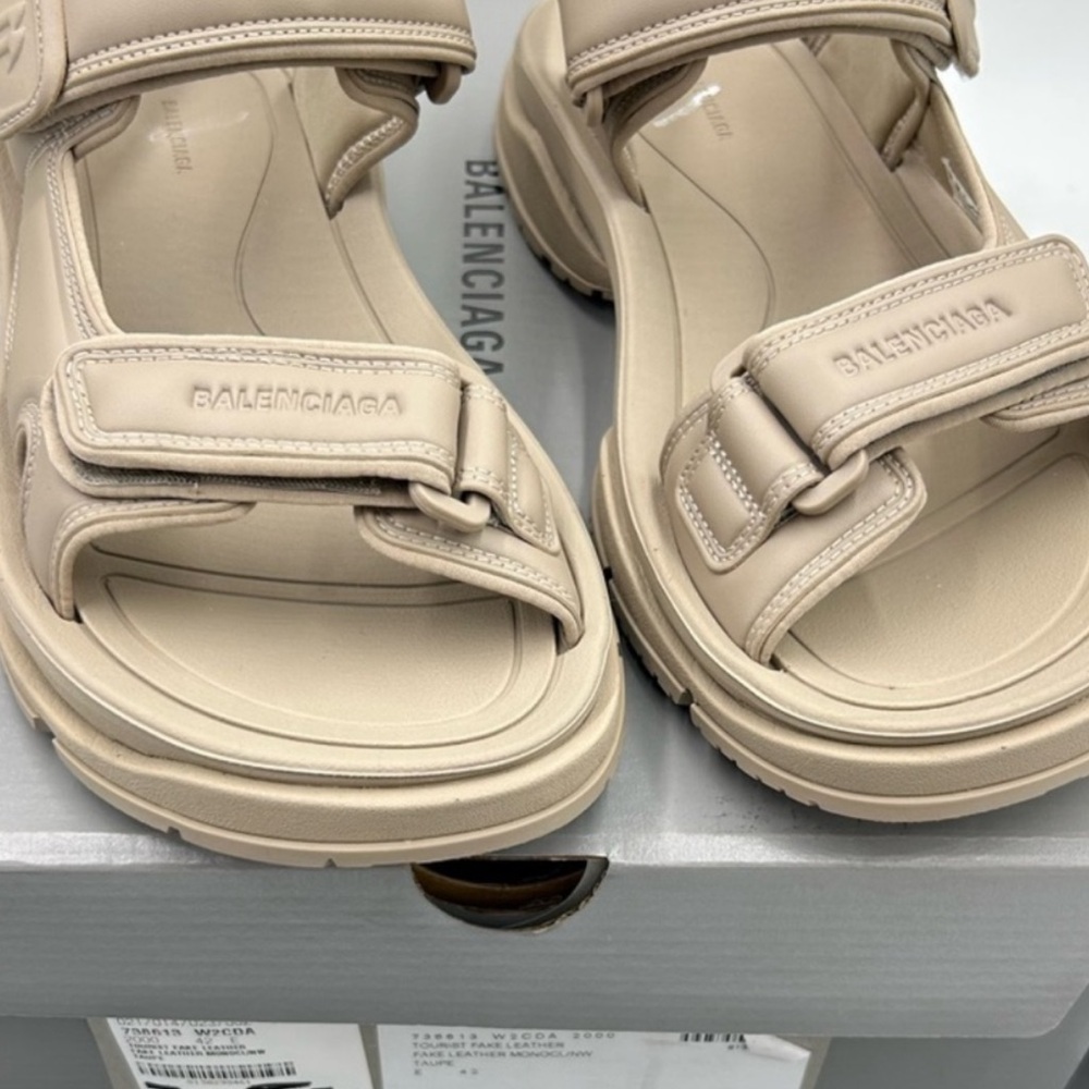 Men's Balenciaga tourist sandals . Size 9 - Picture 2 of 7